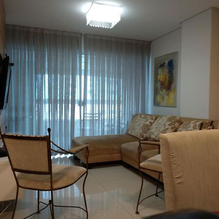 Balneário CamboriúEdificio Dalpiazアパートメント エクステリア 写真